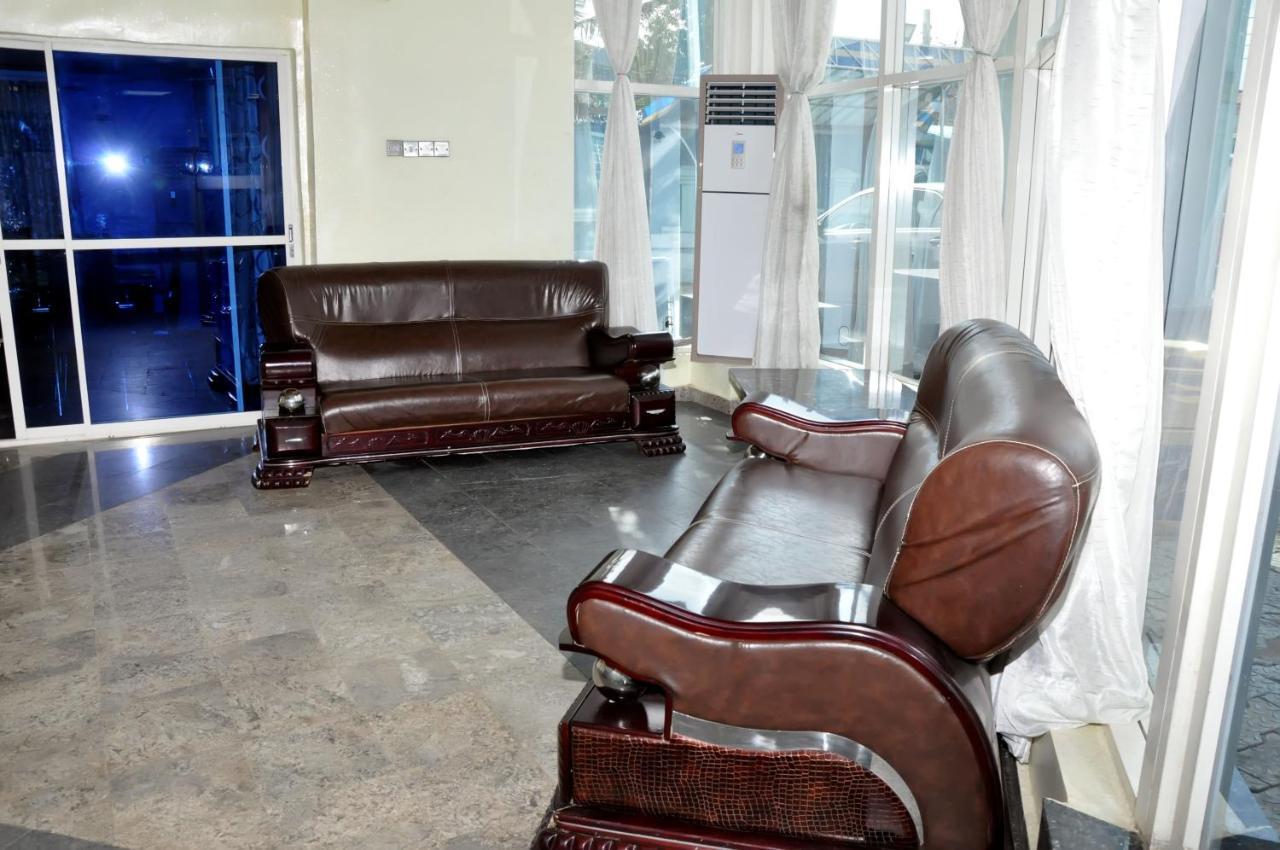 Dluxx Villa & Suites Ikeja Exterior photo