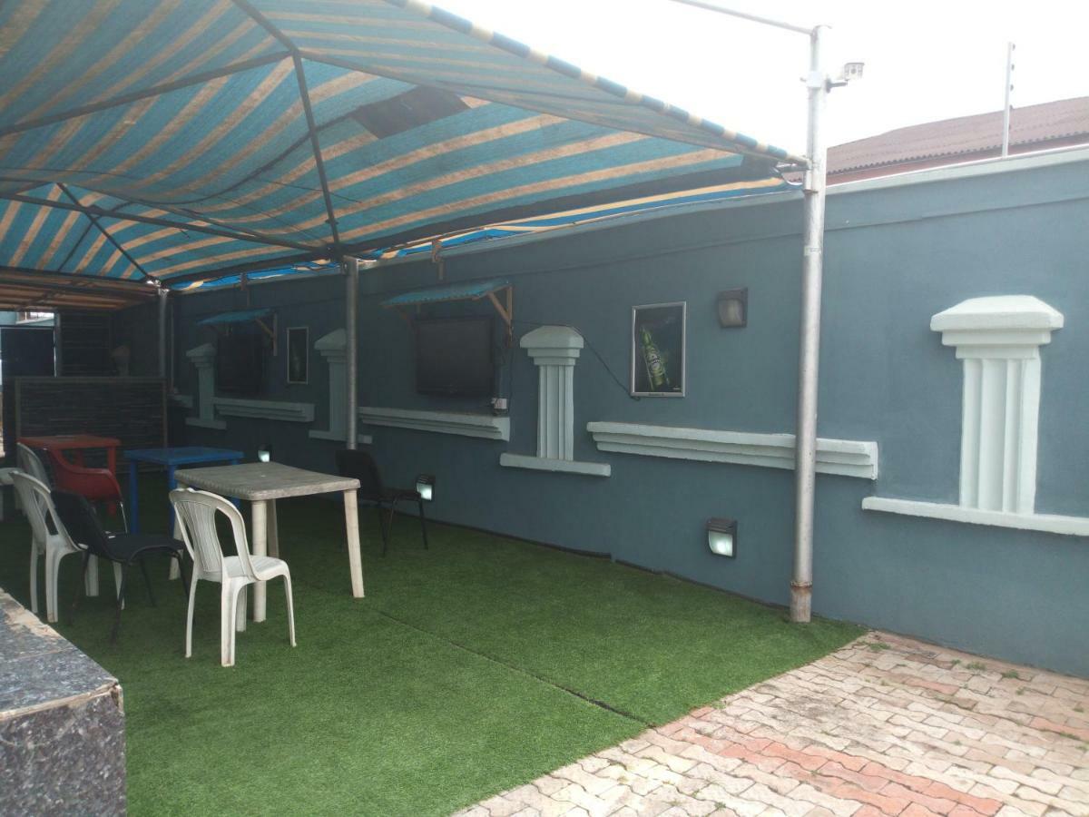 Dluxx Villa & Suites Ikeja Exterior photo