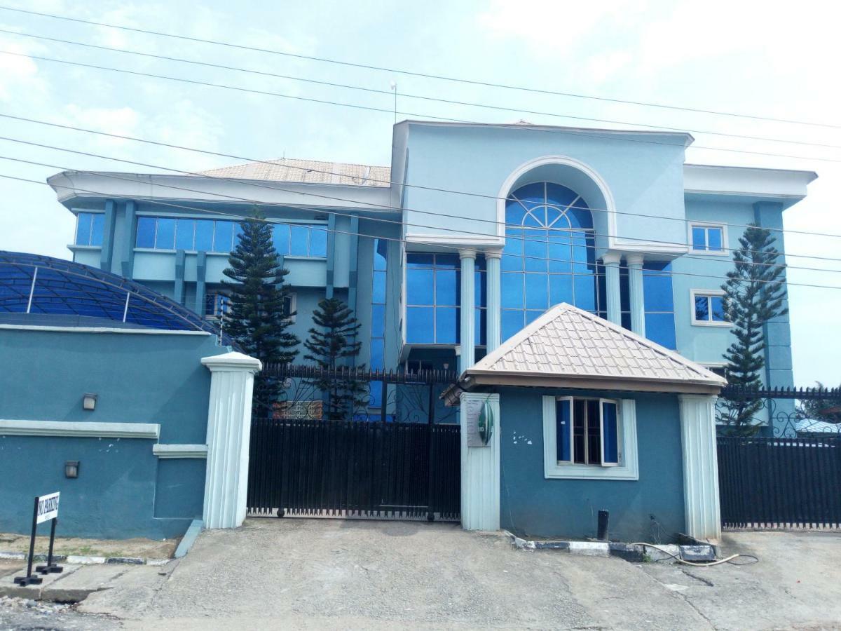 Dluxx Villa & Suites Ikeja Exterior photo